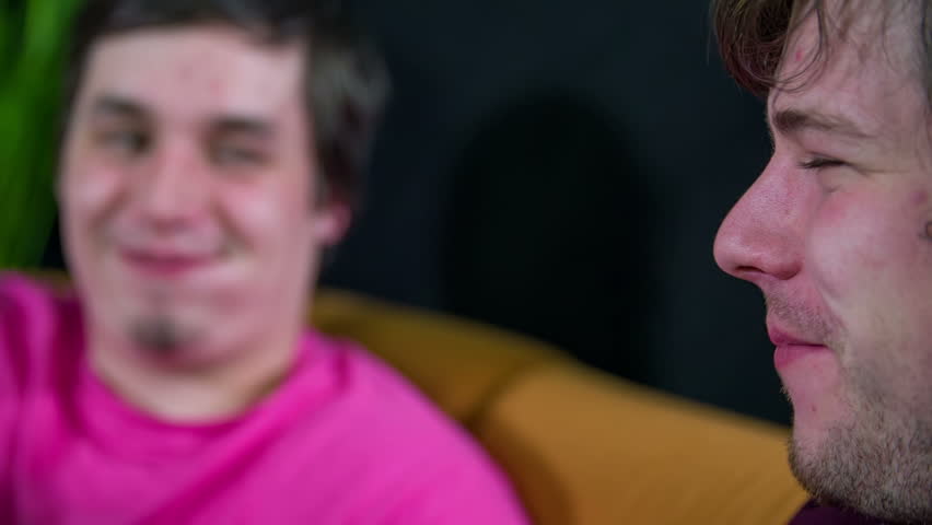 به هم بخندیم